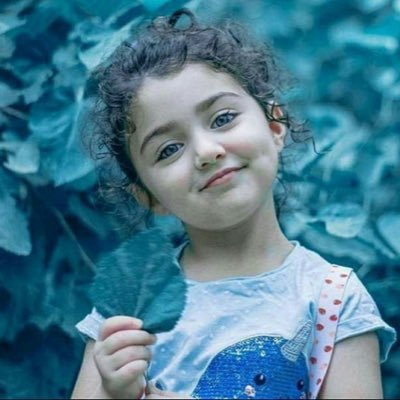 صافيه مثل الزهر عطرها بُن و عود و لي فالحياه رحيقٌ ليس مثله بالوجود🤍
الخاص مهمل🚦