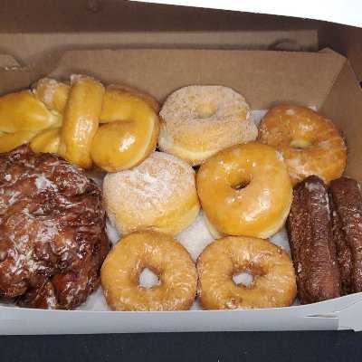 Taking a tour of all the best Donut Shops in St. Louis, Missouri 

- Leave a LIKE and COMMENT with your favorite STL Donut Shop and I'll add it to my list!