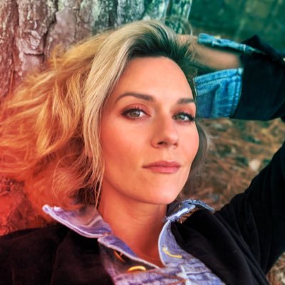 HilarieBurton Profile Picture