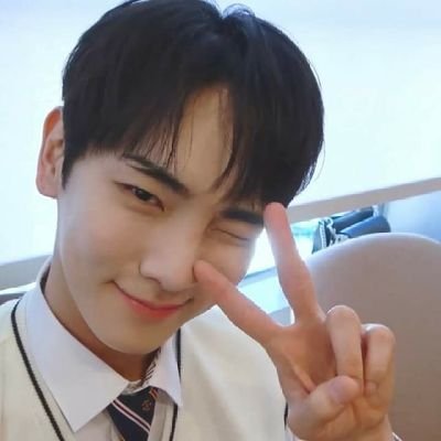 Jackeli40675085's profile picture. SHINee