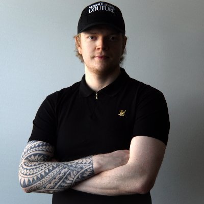 🇫🇮 Streaming/Playing Apex Legends for @visugamingeu
Former #1 Wraith in Arena kills/damage on all platforms