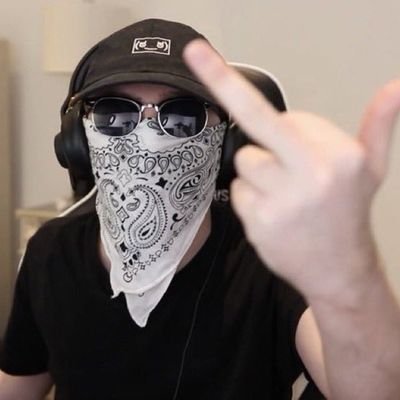 certified drilla 🐍 @iamnotallexx ;) 🍷1/2 of @DFRINDS420 😳 (not actually george nor affiliated with him, if he wants the account taken down will do so)