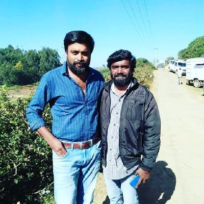 உன் எண்ணங்களும் முயற்சியும் உன்னை எப்போதும் அடுத்த இலக்கை நோக்கி உயர்த்தும்... முயற்சிக்க எப்போதும் தவறதே ✌✌🎬📽🎥 சினிமா எனது வாழ்வு எனது தொழில் நேசிப்பு 💚💚