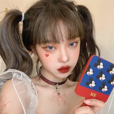 AouichaLuna's profile picture. 