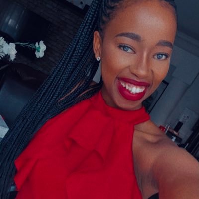 YonelaMaka's profile picture. Technical Recruiter | Mother | Writer |♥| IG: alenoy_maka