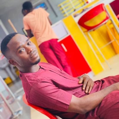 felixbryt's profile picture. only look up to God...