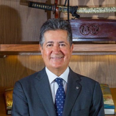 Abogado. Director del Bufete Oléa y Asociados, S.C. Presidente de  la Barra Mexicana, Colegio de Abogados.