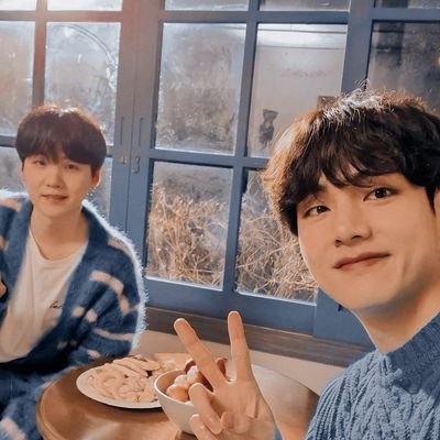 Yêu bé🐯 Tae💜I Purple You 💜 Borahae🐯🐱🏳️‍🌈TaeGi9593🏳️‍🌈
Kim TaeHyung ♥️Min YoonGi
@BTS_twt@Love_YourSelf
