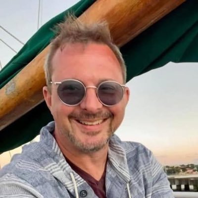 Proud father, analytics geek, venture investor… adventurer? Dives with crazy shark lady 🦈