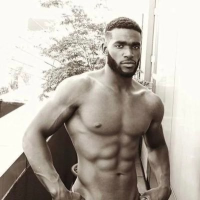 Single de Medellín, Negro vergon de 22 cms en busca de parches con parejas, mujeres, tríos, MHM, HMH. 🍆