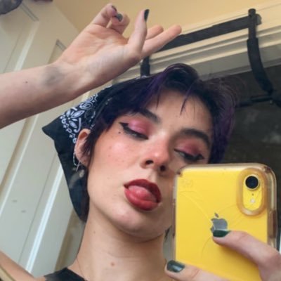 ohfuckimdead's profile picture. 21 • scatterbrained & easily startled • acab