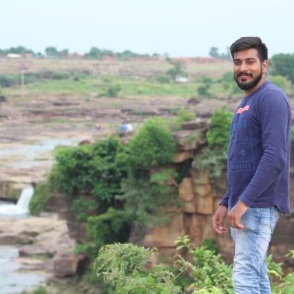 Abhishe77213177's profile picture. Enjoying with friends