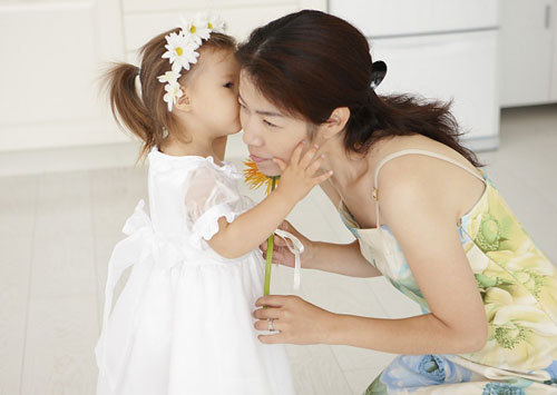Nơi lưu giữ những dòng nhật ký, những lời nhắn nhủ yêu thương của mẹ dành cho con – Nơi ghi dấu hạnh phúc khi đựợc làm mẹ.
Email: nhatkylamme@gmail.com