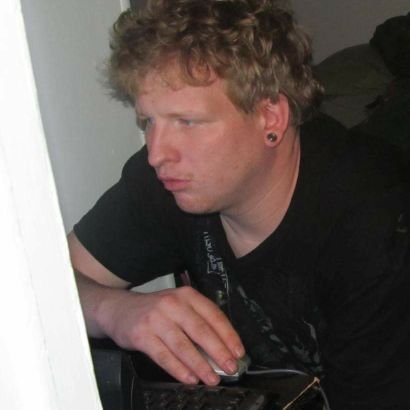 demonspawn9987's profile picture. just chill and watch anime or as i would say play anime based games