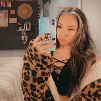 alexis_mclennan's profile picture. 