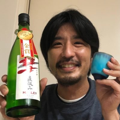 千葉県柏市在住。大好きな日本酒と酒器のウェブショップをSTORESにて営業しております。まだ副業の段階ですがこれから本業に出来るよう精進します。