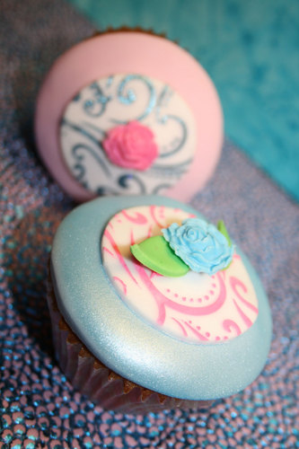 sheffield_jen's profile picture. Burly baker creating cupcakes full of glamour, decadence and sparkle, and burlesque performer Jenni Fleur Silver