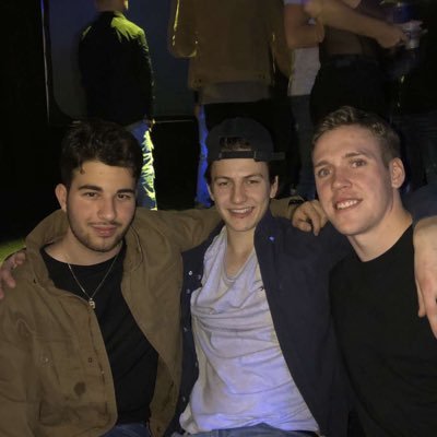 cruzpazos_28's profile picture. StFX 🇨🇦 #LeafsForever