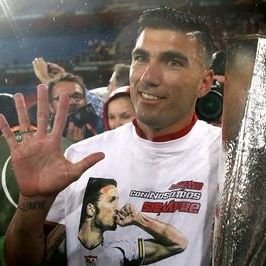 Reyes ''Luché hasta el final por nuestro escudo y os llevaré a donde quiera que vaya en el corazón. Gracias a la afición @sevillafc.''