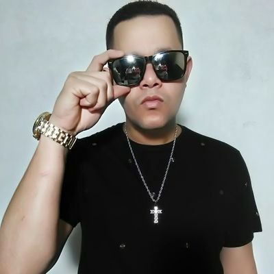 Uolly UX 
 Lançou Seu Primeiro CD 
Em 2015
Com diversas Participações como Cacau Siqueira ex (Rapsensation) e Karina Carfi 
kedo (Haiti) jamesd ex(Rapsensation