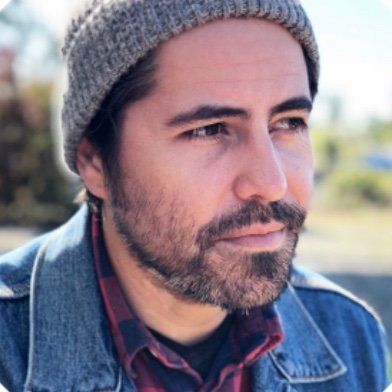 I’m passionate about helping businesses connect and build meaningful relationships with their customers. Ask me about marketing, branding and tech.