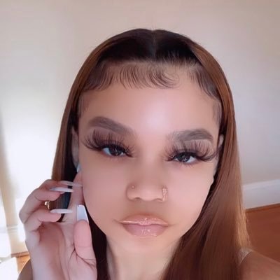 prettyasscam's profile picture. CC