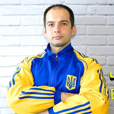 Майстер Спорту України з пауерліфтингу серед параолімпійців.