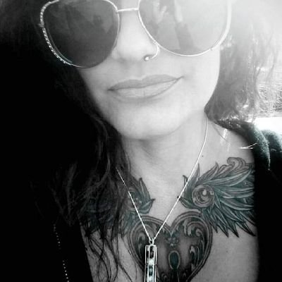 MoM , singer , bartender , model and everything paranormal as well .