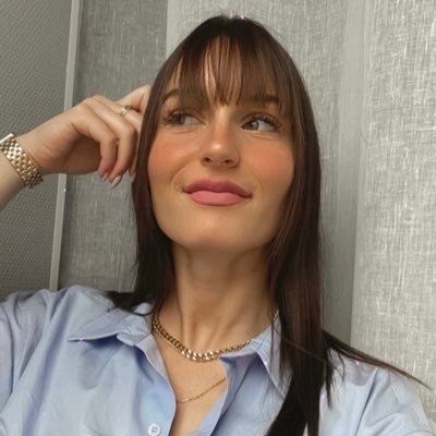 sarahcavi's profile picture. XXIV