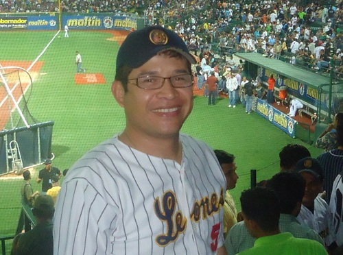 Soy de Guayana-Venezuela. Fanático de los Leones del Caracas.