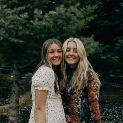 cloelliott9's profile picture. 