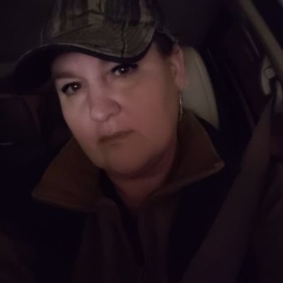mom of 3 amazing kids, animal lover, sport loving gal