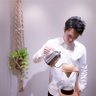 Bespoke_Coffee_'s profile picture. 著書『至高のコーヒーの淹れ方』発売中！Innovative Blend Subscription(月替りの定期便)やってます。 焙煎・抽出トレーニングやセミナー依頼はDMください。世界大会準優勝！ハンドドリップ&ブリュワーズの二冠チャンピオンです。植物好き😊