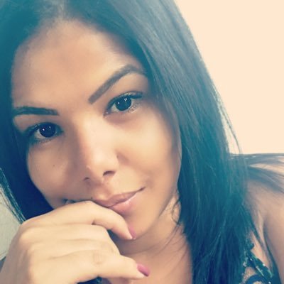 thaanyyh's profile picture. “Acorde toda manhã com o pensamento de que algo maravilhoso está para acontecer”