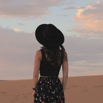 Australian Songwriter, Guitarist, Mental Health Advocate & Positive Psychology Practitioner.
#LOSTATSEA 05.03.21
IG: @jokathleenmarie