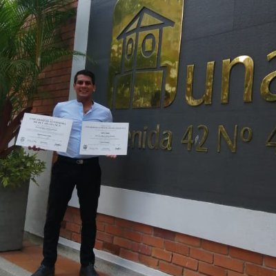 Jefe de Prensa @soybucaros 🏀🔰
Periodista/UNAB🧡