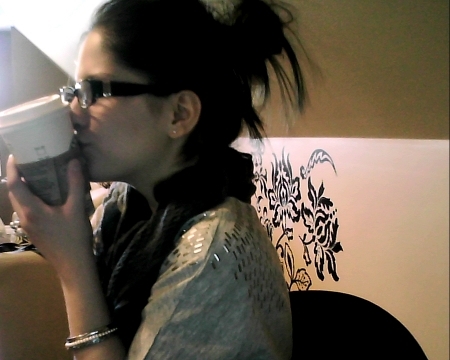 Arts blogger, Toronto bound, University Student, Chinatown:)
Violinist, pianist, vocalist, painter..