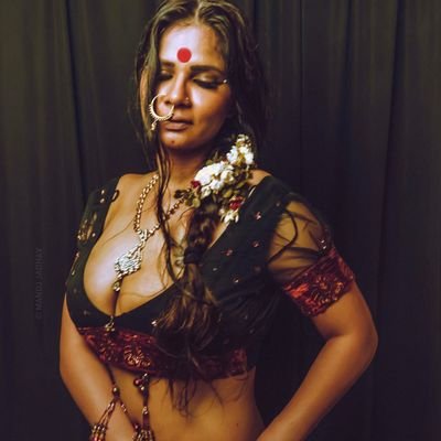 பெயர் : பல்லவி மஞ்சுநாத் (33),
பெண்கள் இன்செஸ்ட் பேசுவதில் சாலைத்தவர்கள் அல்ல ஆண்களுக்கு.
