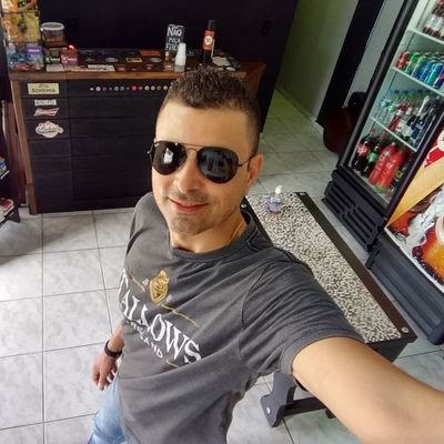 emanoeldsouza's profile picture. Facebook 
Plataform9 ¾