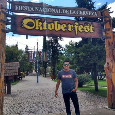 lucaslencinaok's profile picture. Familia, amigos 🍻
Humildad, respeto 🌅
Folklore, Cuarteto y Fernet 👌