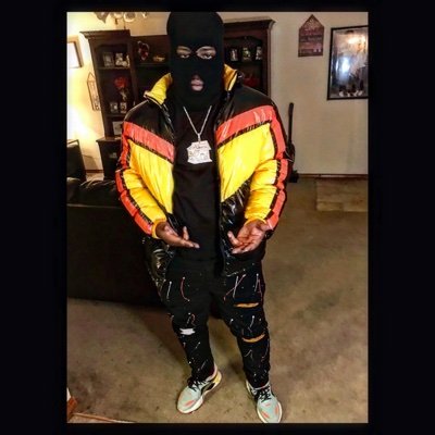 High Klass Street Nigga 🏚
Laila.G🌺 Drake.G🦍 IG: SkandoBando