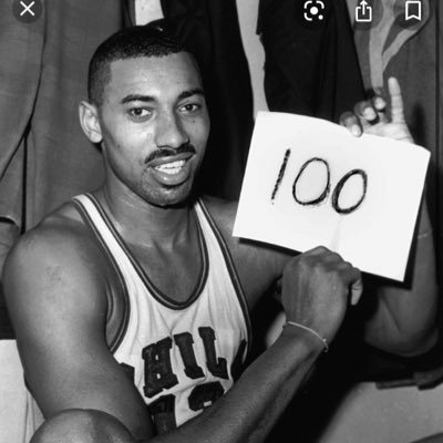 Wilt’s 🐐. 7”1 275lbs. 48 inch vertical. 4.6 sec 40 time. 500+ bench press. 72 NBA records. 50ppg. 27.2 rpg. 8.6apg. 72.7fg%. 48.5mpg. 31.82per. Change my mind.