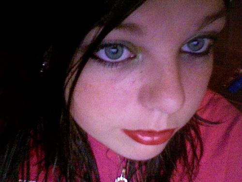Smiley_Face_17's profile picture. Just being me what else is their to do??
