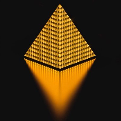 This is the big bang of our universe! Tweets about the world of NFT Art, curated by nft artists to NFT heads. (Cover art by RWR2 https://t.co/2G3XbfyaEf)