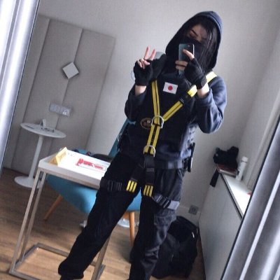 NikolettH1's profile picture. patience godness I  is the pink haired legendary r6 player XD
@MelanieLBBH