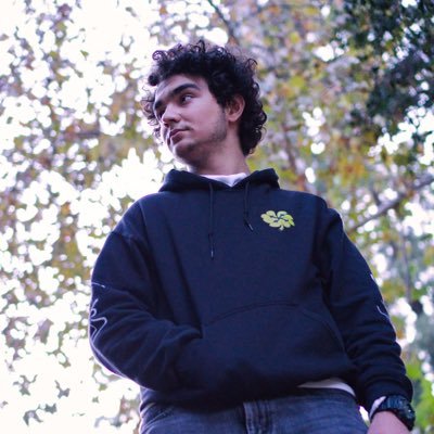 ArturPrograms's profile picture. Hey🙌 I’m a #CSULB '25 student hoping to become a software engineer and an indie gamedev! I post about my games, game-jams, and love responding to comments!