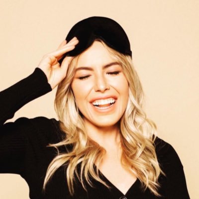I optimize sleep through technology, accountability, & behavioral change. 🎙Podcaster | 👩🏼💻 Course Creator 👇🏻GET MY OBSESSIVE 💤 NEWSLETTER 📚