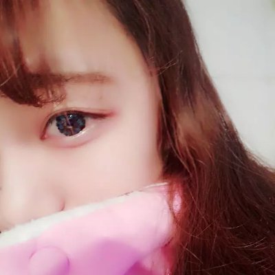RdXaF1drCx8yTOF's profile picture. 女人一定有不为人知的一面