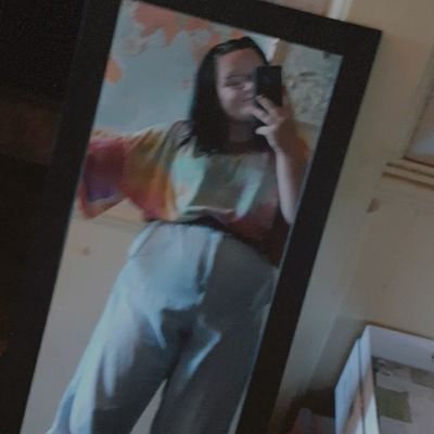 vintagesimpson's profile picture. i simp over block characters and bands •
@itshqyley ; the george to my dream