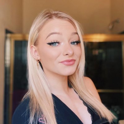 zoesyups's profile picture. fan page ❤️ - has not noticed 🥺 
not zoesyups from instagram!